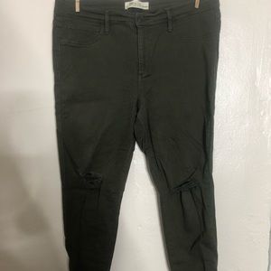 Gap Distresses Easy Legging Jean